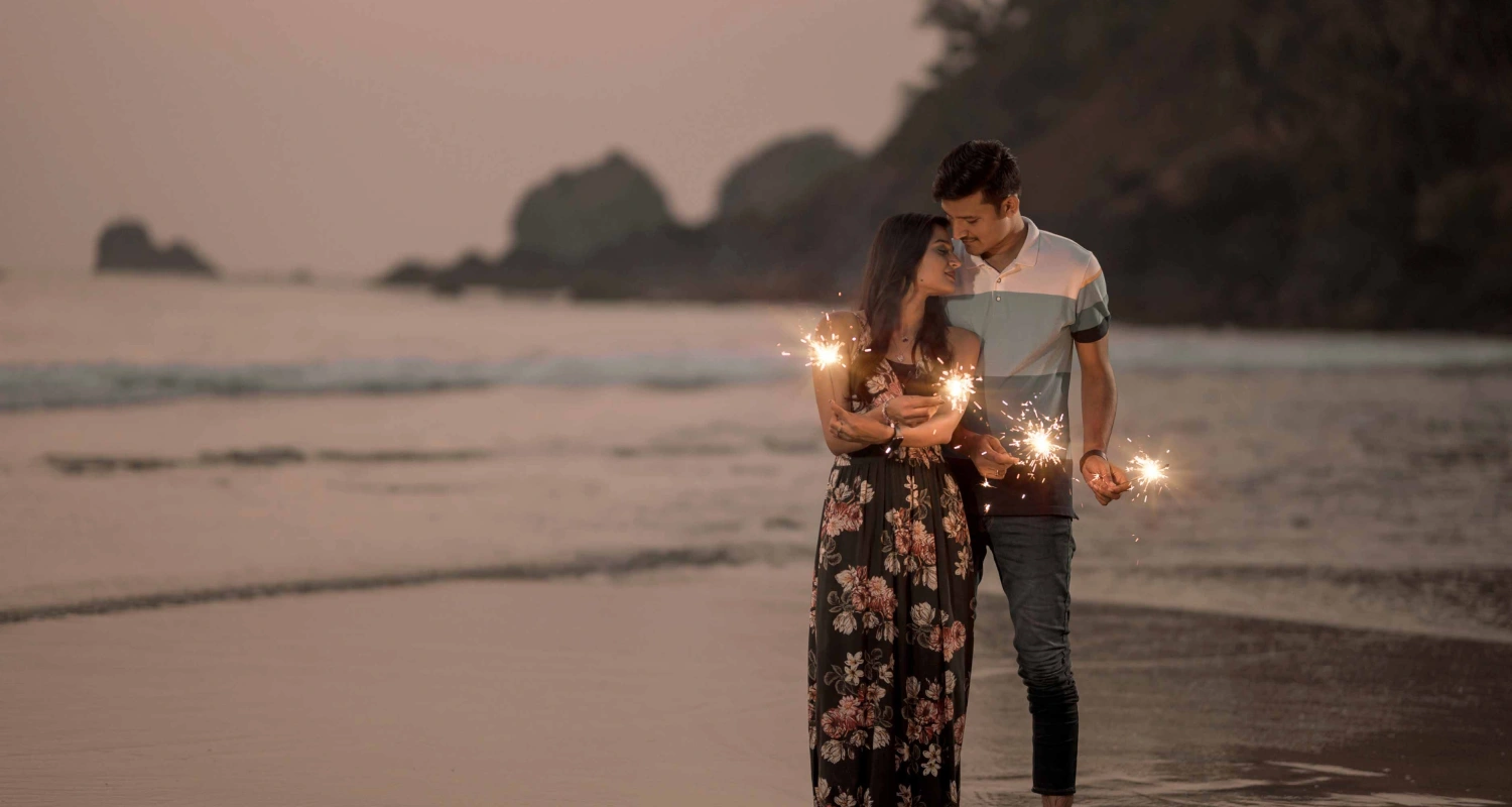 goa couple enjoy evening