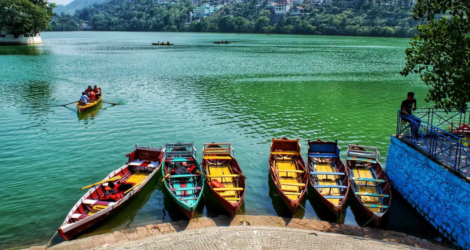 Bhimtal Lake, Bhimtal, Uttarakhand Bhimtal Lake surrounded by green hills in Uttarakhand