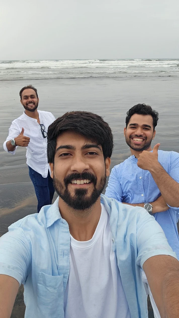 Kokan with friends